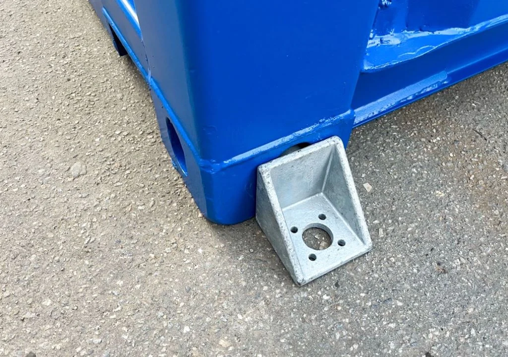 Shipping container corner lock, view 2