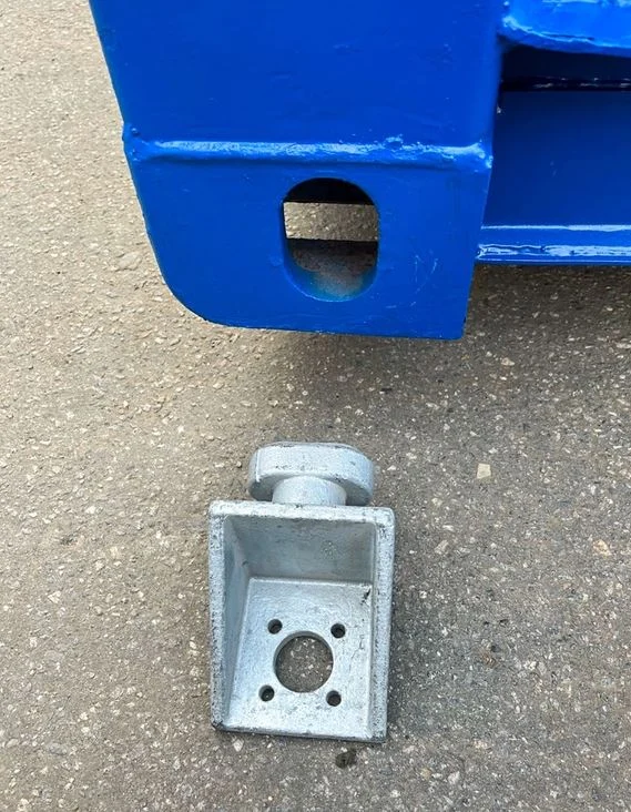 Shipping container corner lock, view 4
